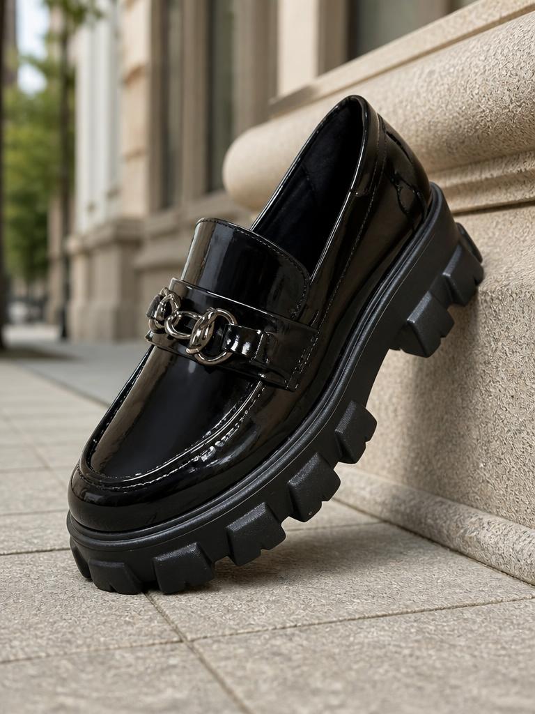 Chunky Chain Loafer - Black